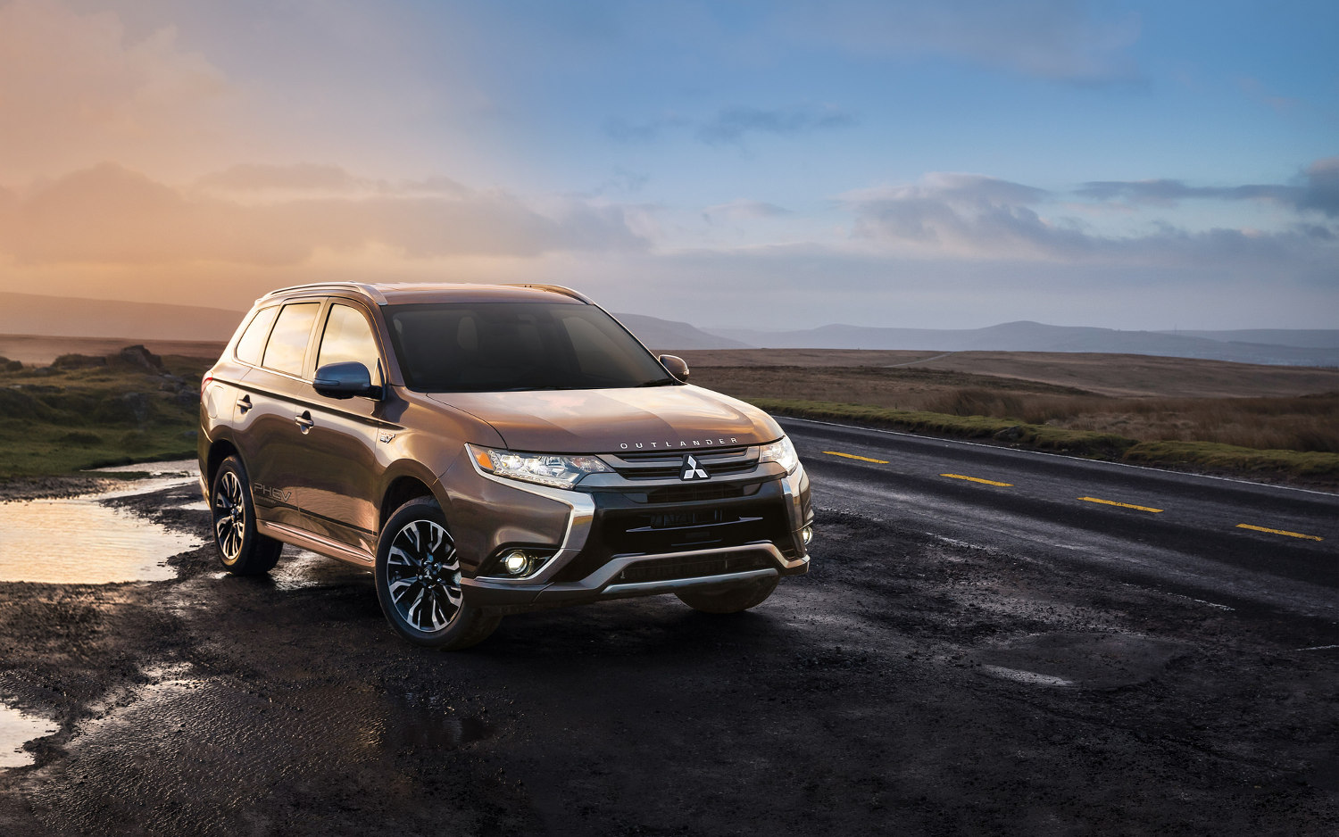 Mitsubishi Outlander PHEV GT 2018 SUV Drive